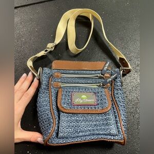 Lily Bloom crossbody in amazing condition